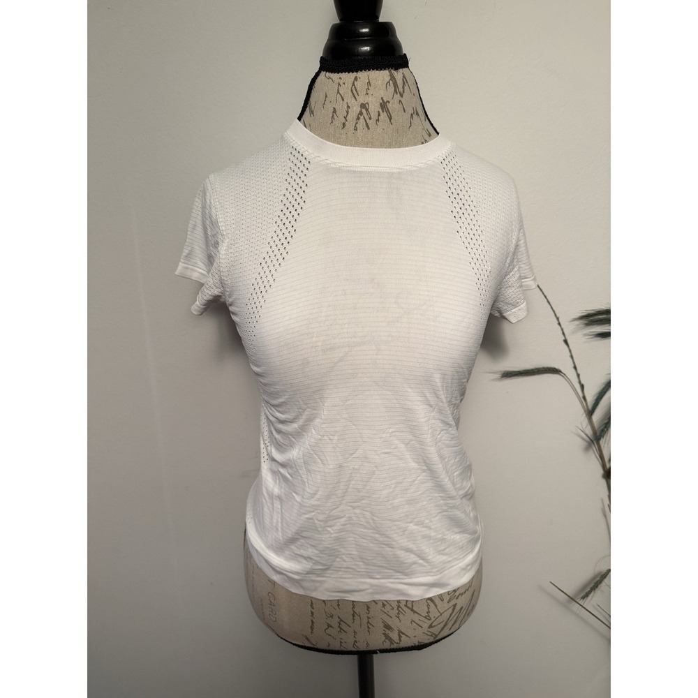 Lululemon Athletica White Short Sleeve Base Layer Top Pullover Shirt Size 4
